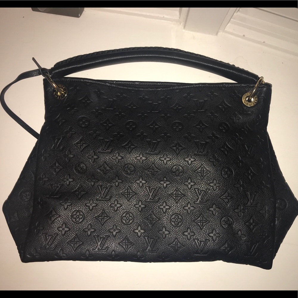 Large black Louis Vuitton Artsy MM (knock off)
